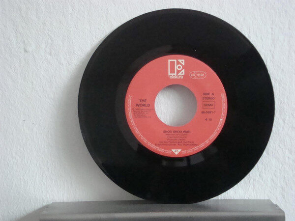 The World – Shoo Shoo Wah (7") – Bild 3
