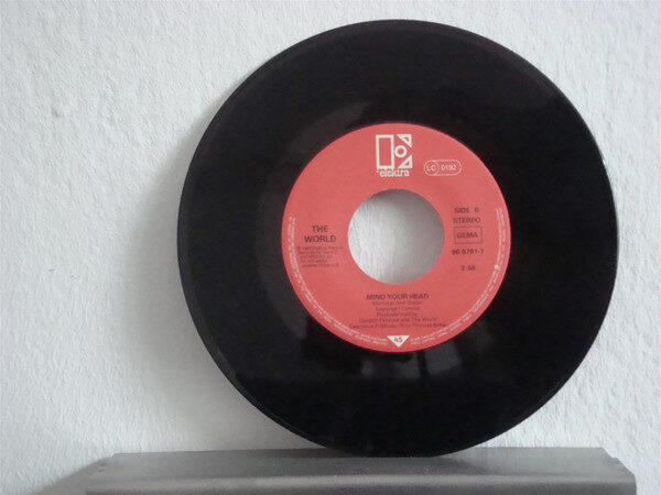The World – Shoo Shoo Wah (7") – Bild 4